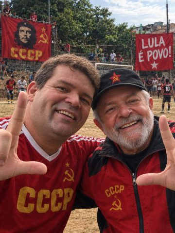 Esse MocBot acha casa foto…